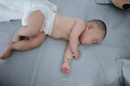 伊犁哈萨克三个月宝宝发育标准